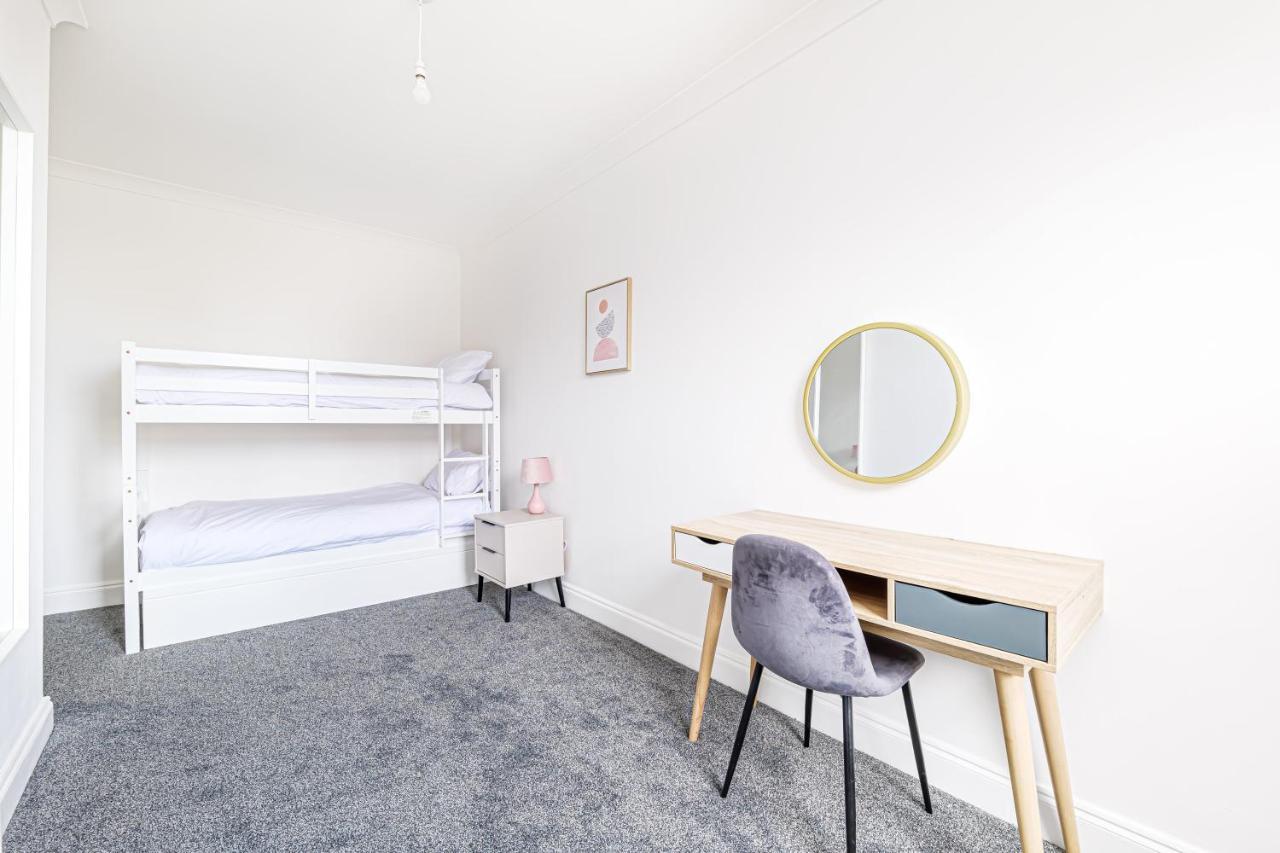 Luxury Apartments In Margate Centre Экстерьер фото