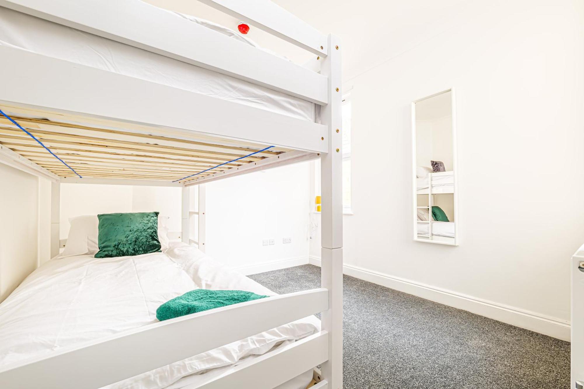 Luxury Apartments In Margate Centre Экстерьер фото